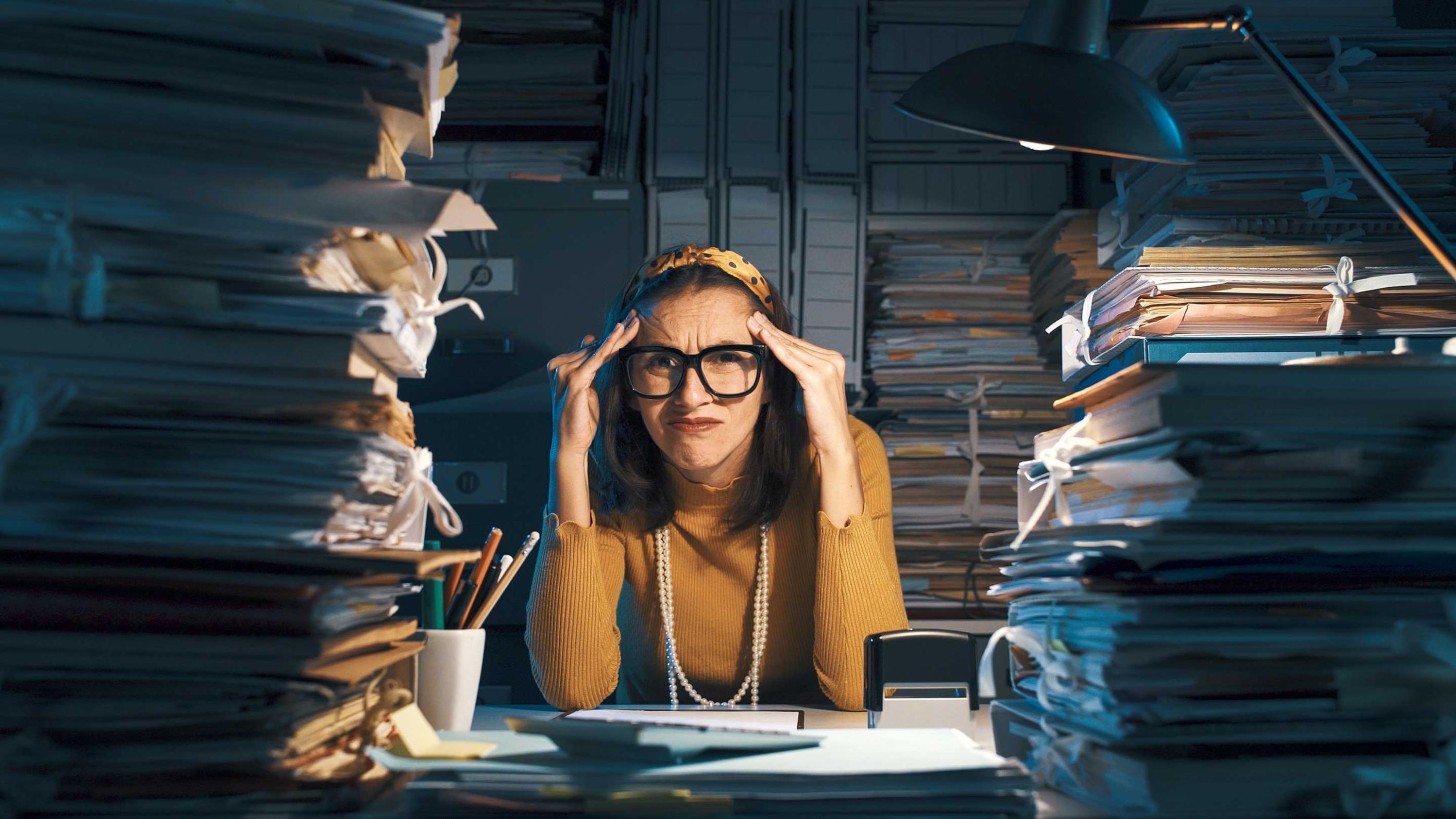 Aktive Gesprächssituation mit konzentrierten Teilnehmenden